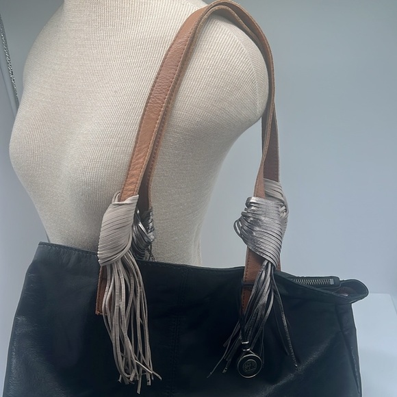 The Sak Palisade Black Leather Shoulder Tote Bag Buttery Soft Fringe+Charm Roomy - Picture 5 of 17